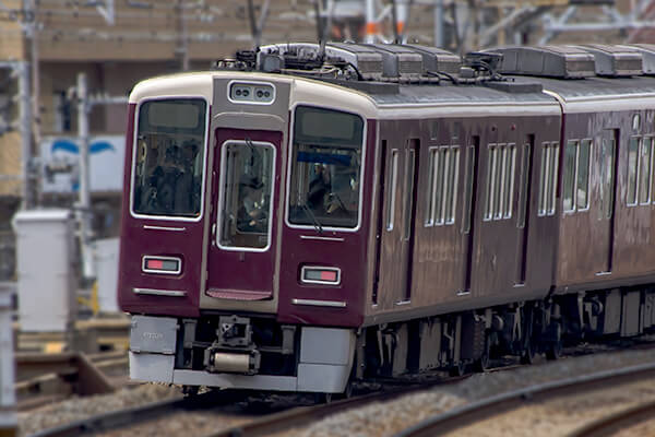 阪急塚口駅から徒歩5分、駐車場あり